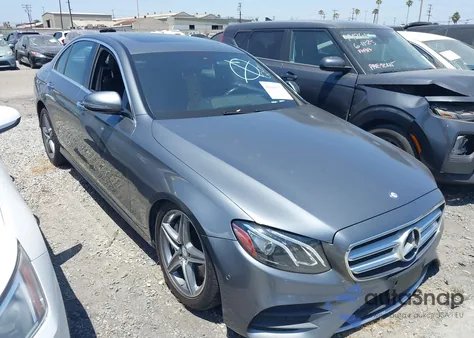 2017 Mercedes-Benz E 300 z USA, uszkodzony, nr VIN WDDZF4JB7HA031920
